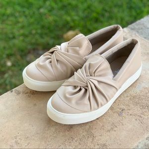 Mia Zori Blush size 6 sneakers